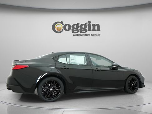 New 2026 Toyota Camry SE image 18