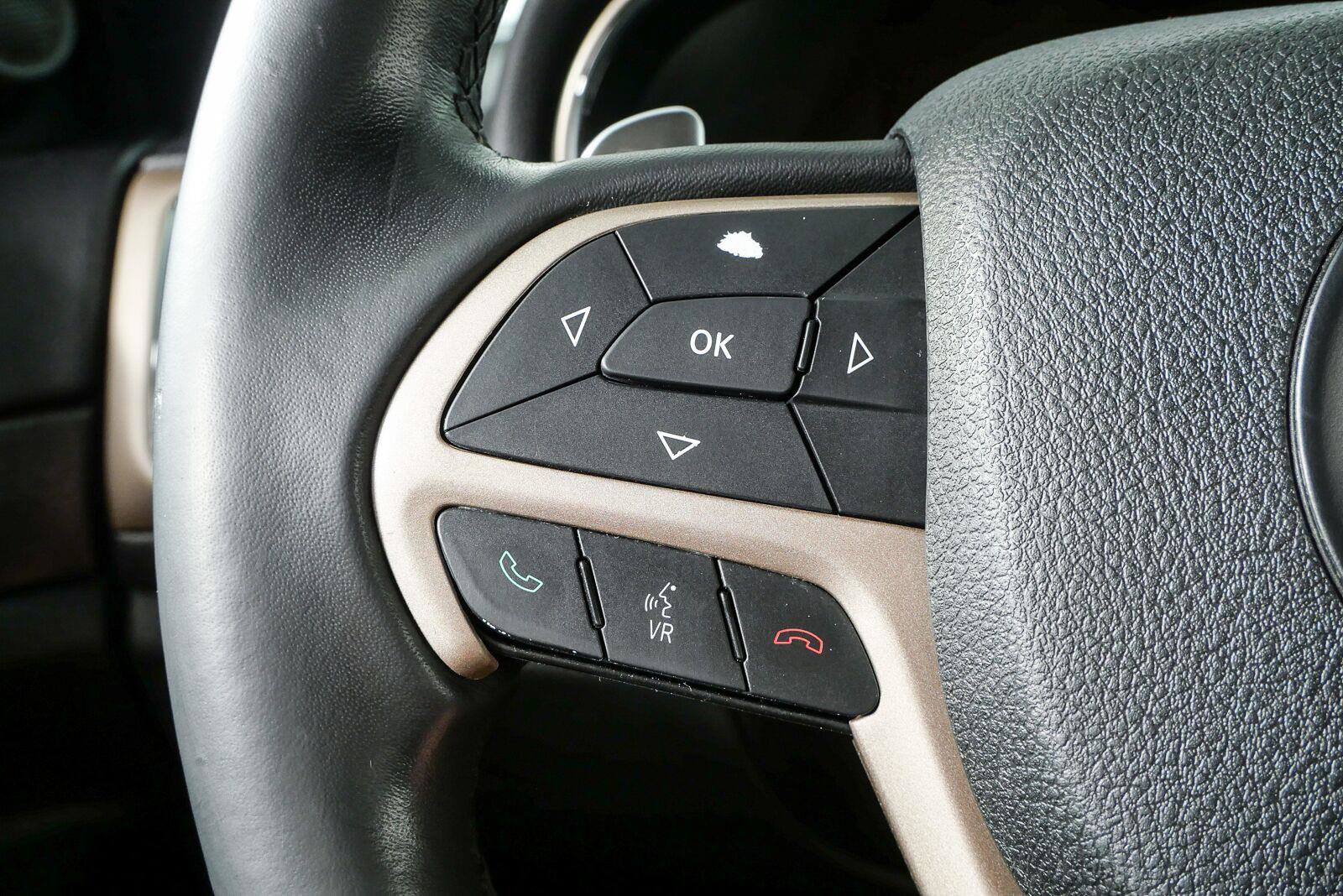 Used 2015 Jeep Grand Cherokee Laredo w/ Quick Order Package 23E RWD image 10