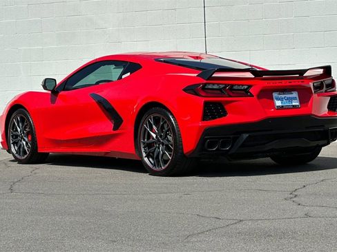 Used 2024 Chevrolet Corvette Stingray Coupe w/ Z51 Performance Package image 3