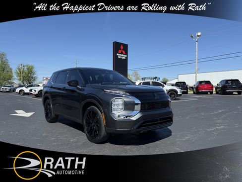 New 2026 Mitsubishi Outlander LE image 1