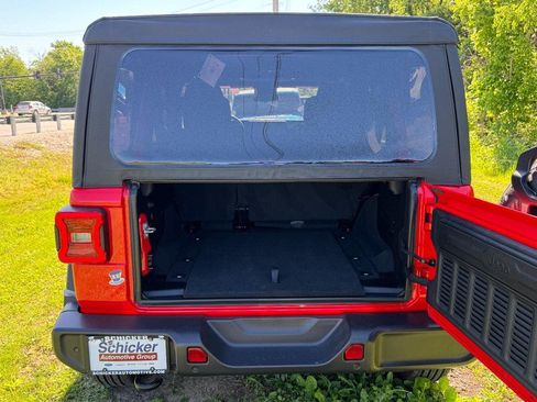 Used 2025 Jeep Wrangler Unlimited Sport AWD/4WD image 5
