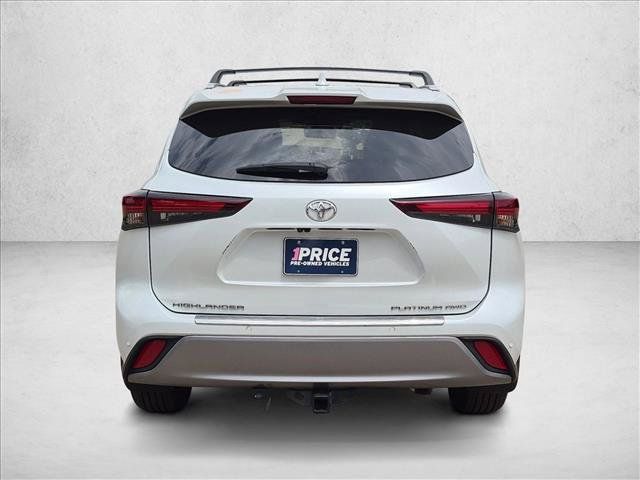 Used 2024 Toyota Highlander Platinum AWD/4WD image 7