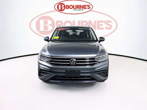Used 2024 Volkswagen Tiguan SE image 5