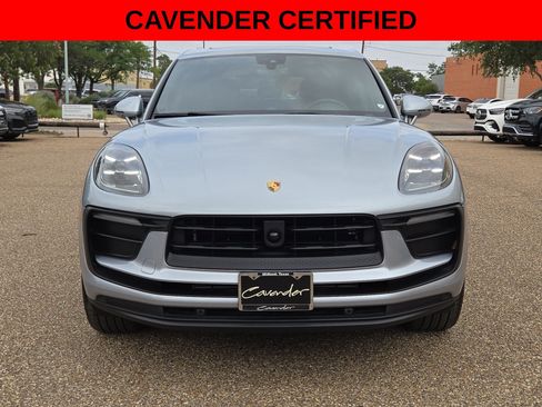 Used 2025 Porsche Macan AWD/4WD image 10