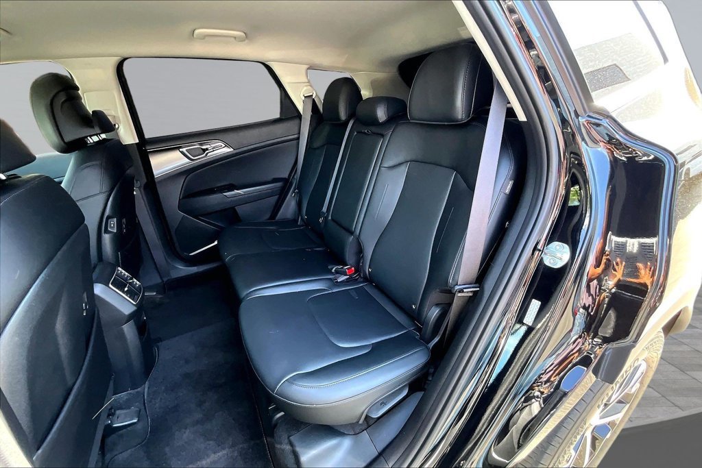 Used 2025 Kia Sportage EX FWD image 19