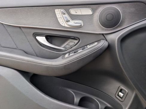 Used 2022 Mercedes-Benz GLC 300 4MATIC image 16