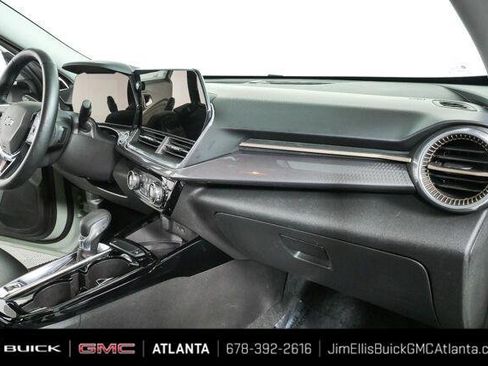 Used 2025 Chevrolet Trax ACTIV w/ Sunroof Package FWD image 21