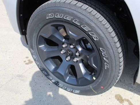 New 2026 RAM 1500 4x4 Crew Cab image 3
