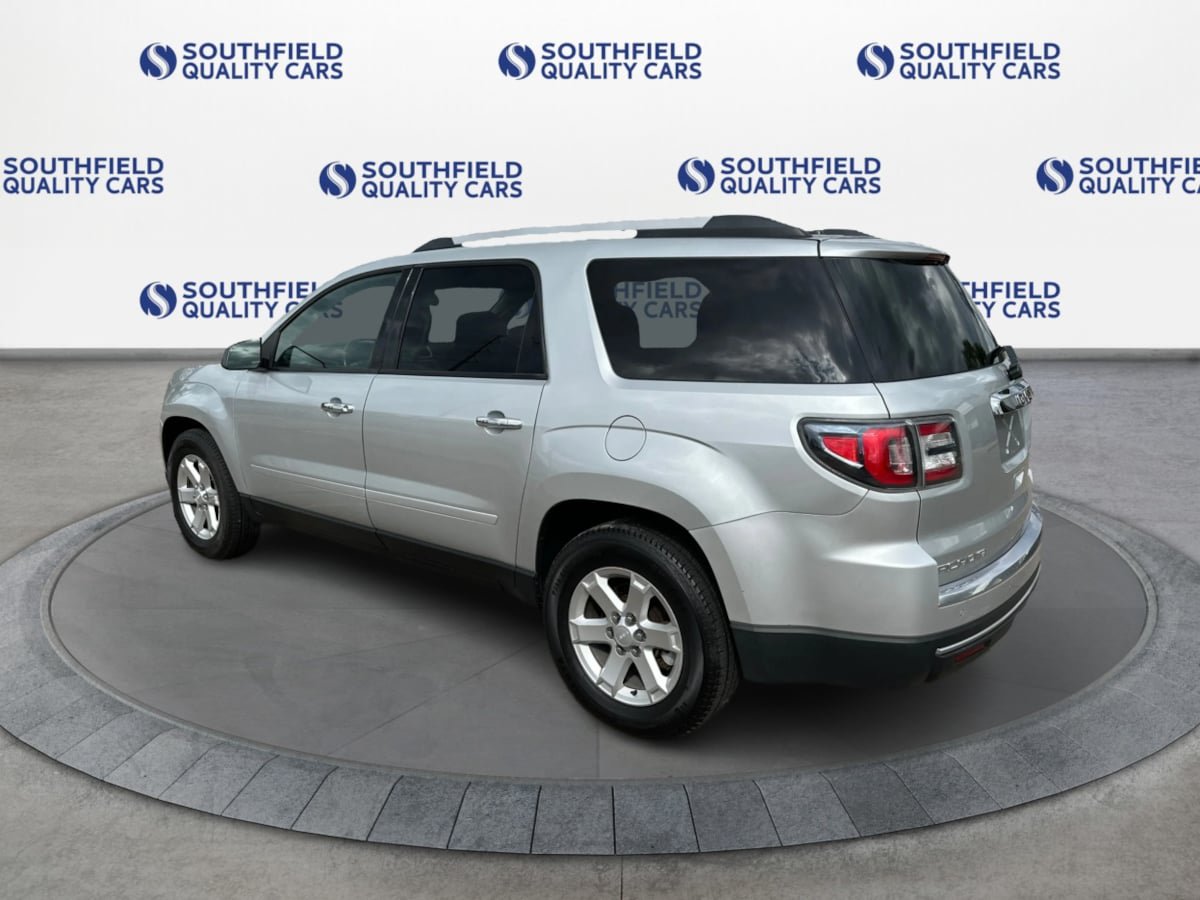 Used 2015 GMC Acadia SLE AWD/4WD image 4