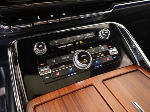 Used 2020 Lincoln Navigator Reserve w/ Equipment Group 208A Reserve RWD image 8