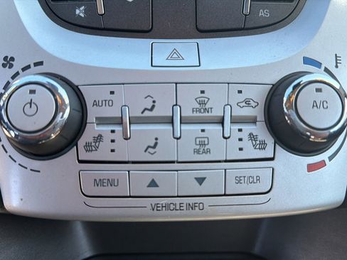 Used 2016 Chevrolet Equinox LTZ w/ Enhanced Convenience Package FWD image 12