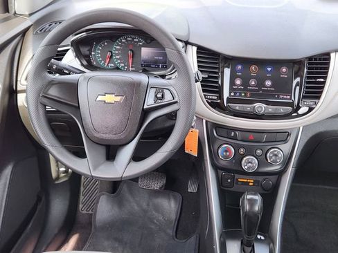 Used 2020 Chevrolet Trax LS image 25