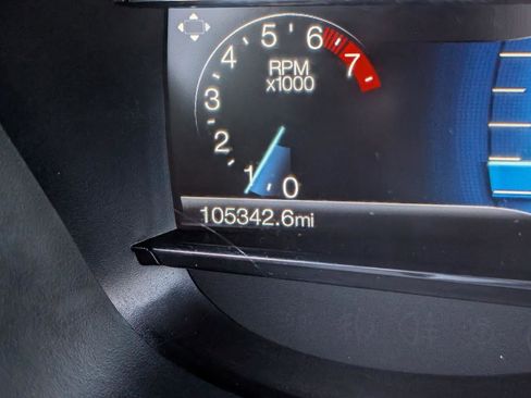 Used 2019 Ford Explorer XLT w/ Equipment Group 202A FWD image 16
