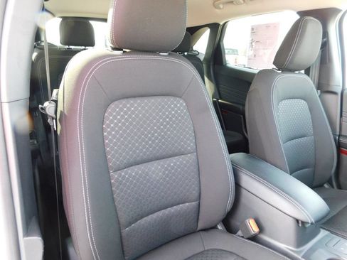 Used 2025 Ford Escape Active AWD/4WD image 18