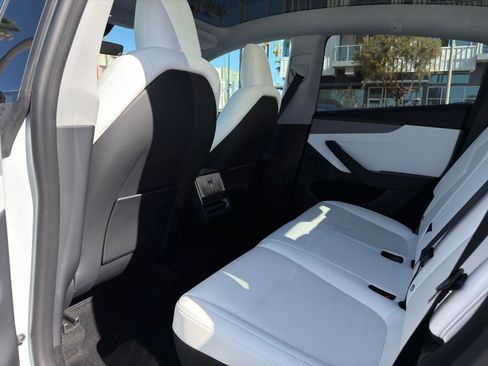 Used 2026 Tesla Model Y Long Range image 42
