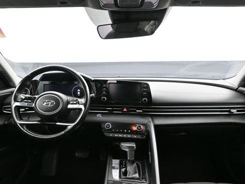 Used 2022 Hyundai Elantra SEL w/ Convenience Package image 19