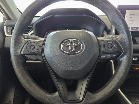 Used 2025 Toyota RAV4 XLE AWD/4WD image 22