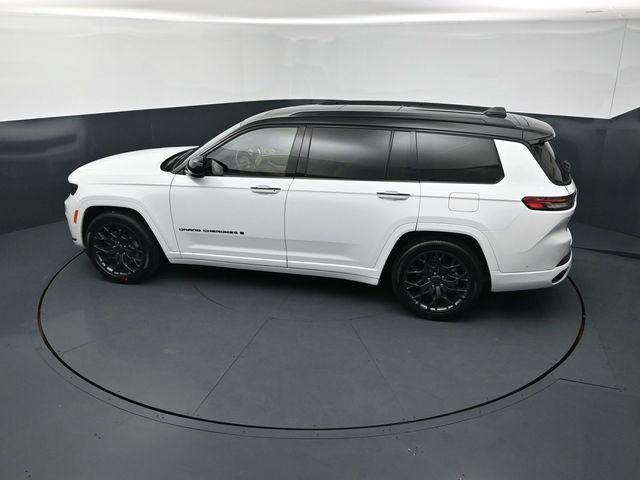 Used 2023 Jeep Grand Cherokee L Summit AWD/4WD image 15