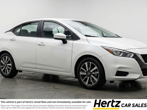 Used 2025 Nissan Versa SV image 1