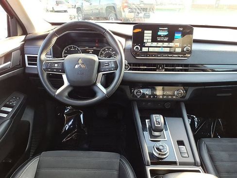 Used 2024 Mitsubishi Outlander SE AWD/4WD image 19