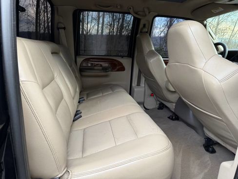 Used 2003 Ford F350 Lariat image 25