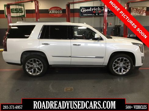 Used 2017 Cadillac Escalade Premium Luxury image 1