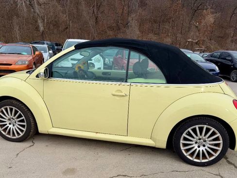 Used 2006 Volkswagen Beetle Convertible w/ Package 1 image 6