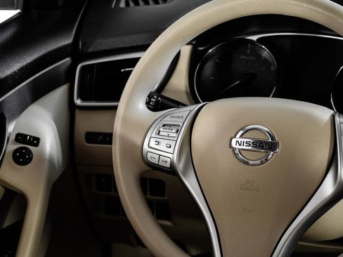 Used 2015 Nissan Rogue SV image 13