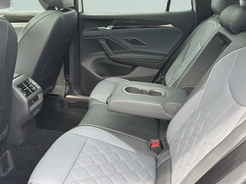 New 2026 Volkswagen Tiguan SEL R-Line AWD/4WD image 34