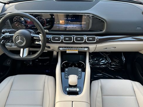 New 2026 Mercedes-Benz GLS 450 4MATIC image 12