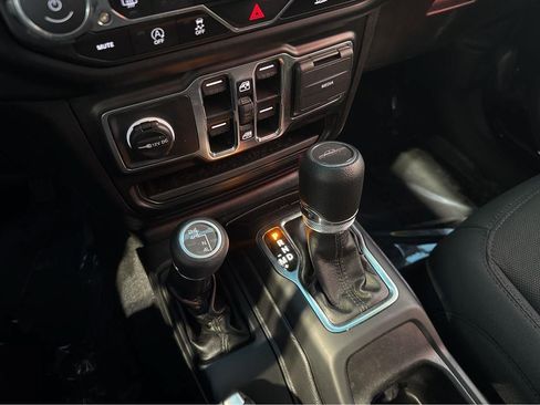 Used 2022 Jeep Gladiator Sport AWD/4WD image 24