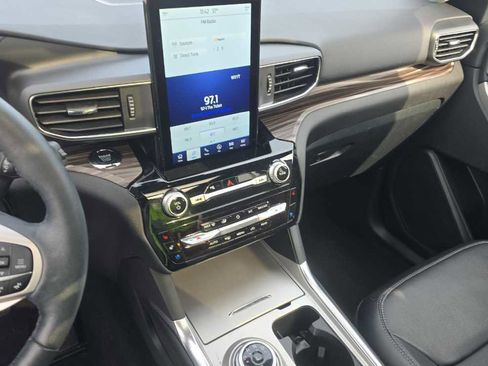 Used 2023 Ford Explorer Limited w/ Limited Technology Package image 14