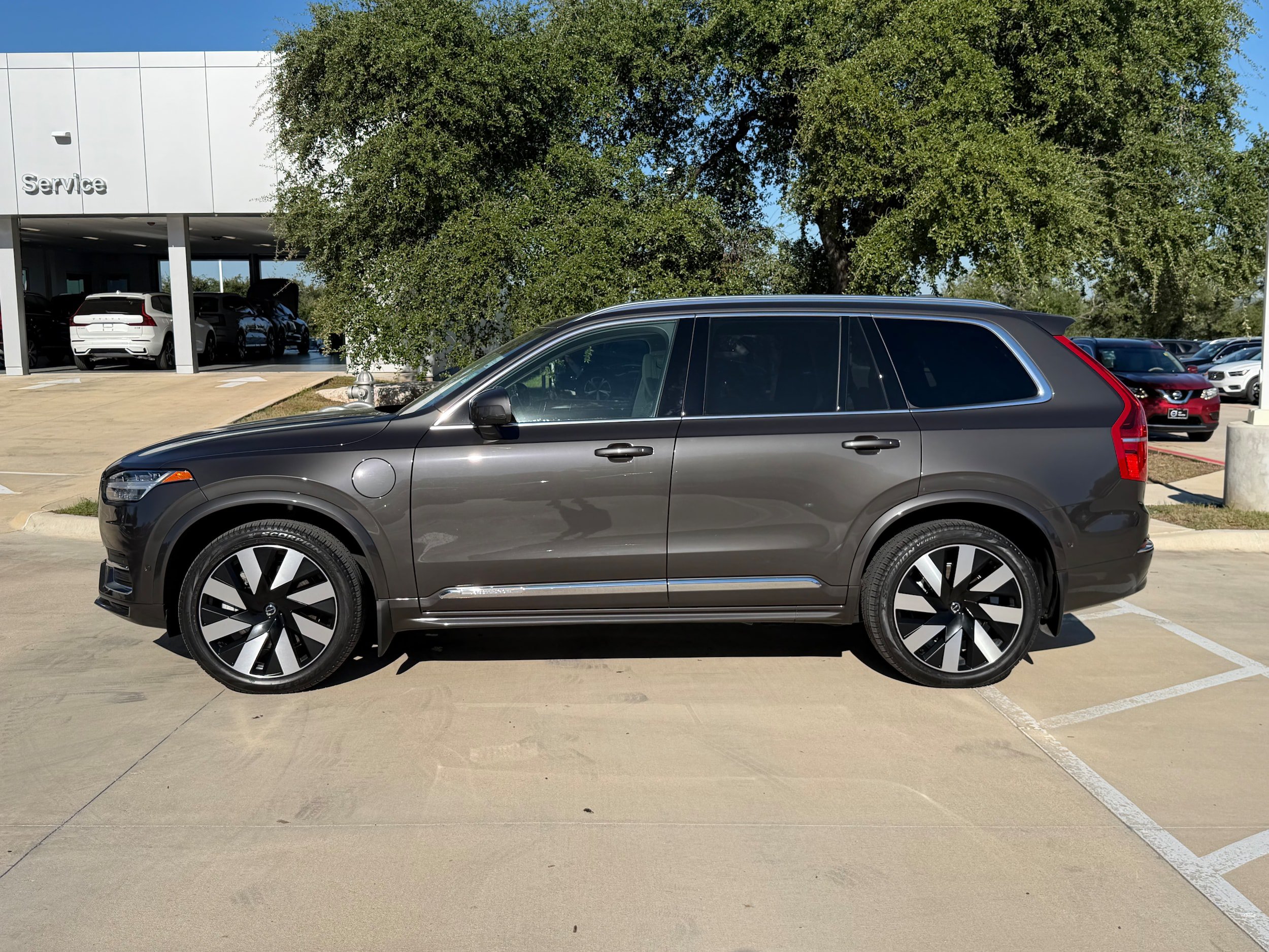 Certified 2024 Volvo XC90 T8 Plus w/ Protection Package Premier AWD/4WD image 3