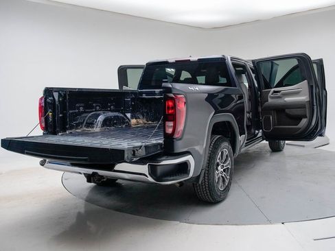 Used 2022 GMC Sierra 1500 SLE image 21