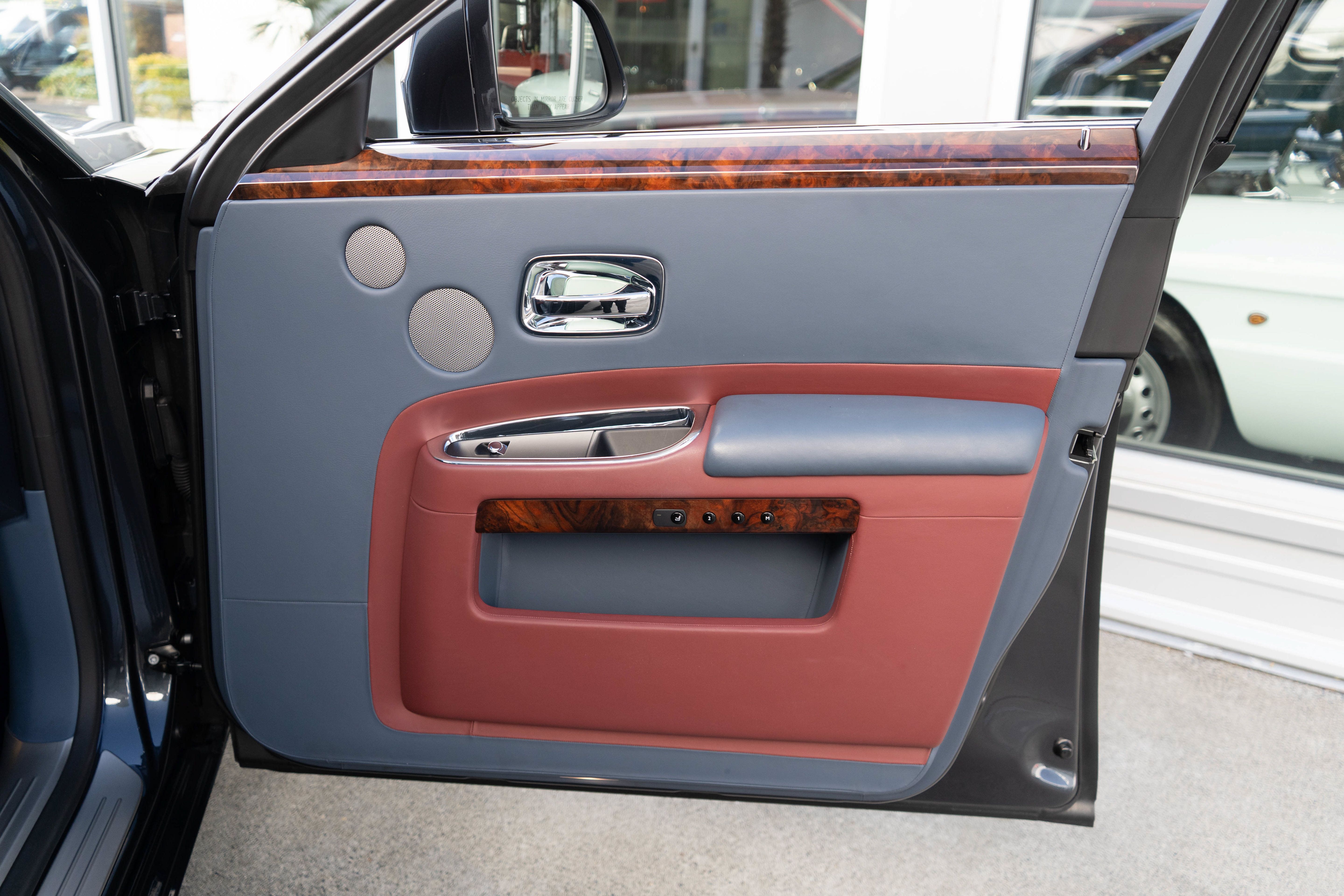 Used 2017 Rolls-Royce Ghost RWD image 39