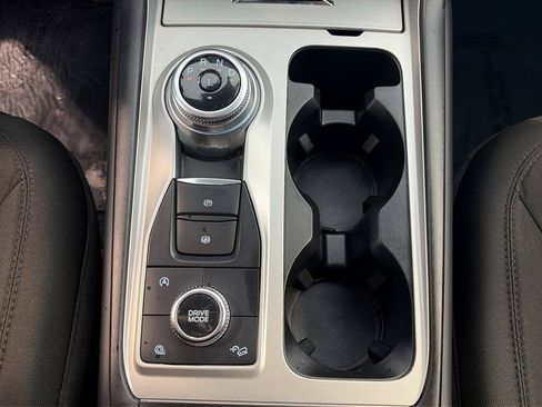 Used 2023 Ford Explorer XLT AWD/4WD image 26