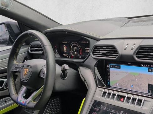 Used 2022 Lamborghini Urus AWD/4WD image 24