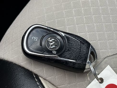 Used 2018 Buick Encore Preferred image 19