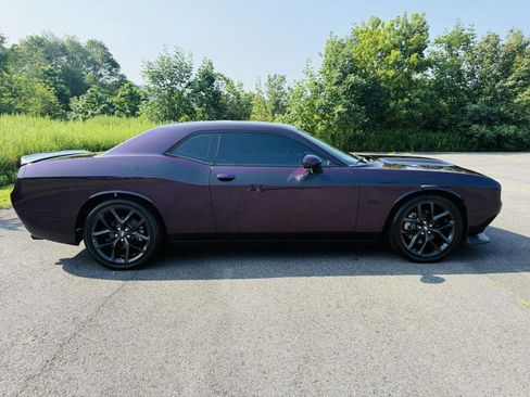 Used 2022 Dodge Challenger R/T w/ Blacktop Package image 7