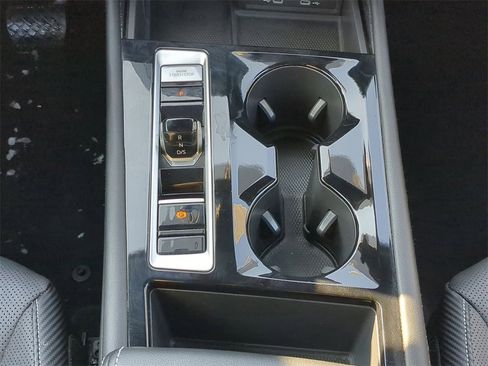 Used 2024 Volkswagen Atlas Cross Sport SE image 22