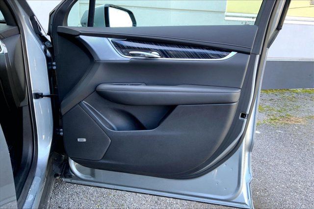 Used 2025 Cadillac XT6 Premium Luxury AWD/4WD image 24
