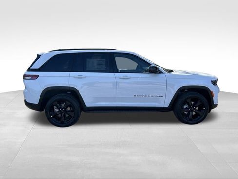 New 2025 Jeep Grand Cherokee Limited w/ Luxury Tech Group II image 7
