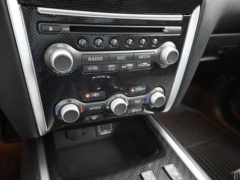 Used 2020 Nissan Pathfinder SL AWD/4WD image 18
