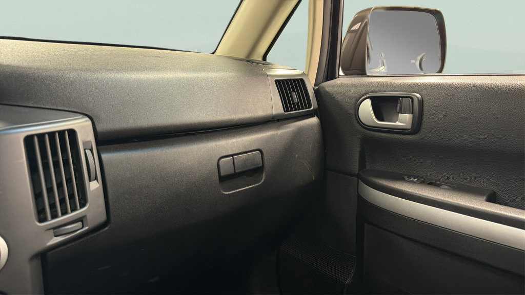 Used 2010 Mitsubishi Endeavor SE AWD/4WD image 29