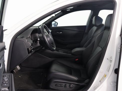 Used 2025 Honda Accord Sport image 10