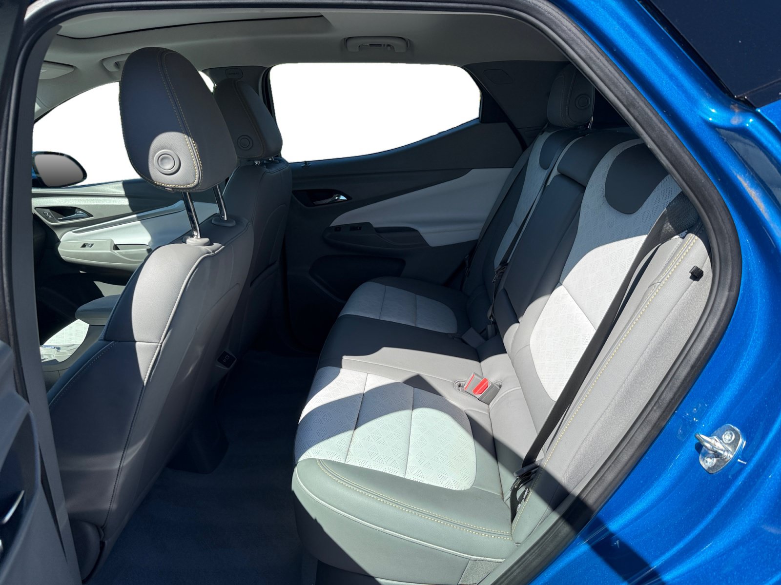 Used 2023 Chevrolet Bolt EUV Premier w/ Sun & Sound Package FWD image 16