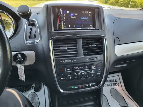 Used 2017 Dodge Grand Caravan GT FWD image 21