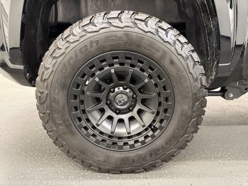 Certified 2026 Toyota Tacoma SR5 AWD/4WD image 21