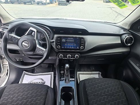 Used 2024 Nissan Kicks SV FWD image 19