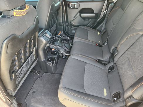 Used 2022 Jeep Gladiator Mojave AWD/4WD image 30